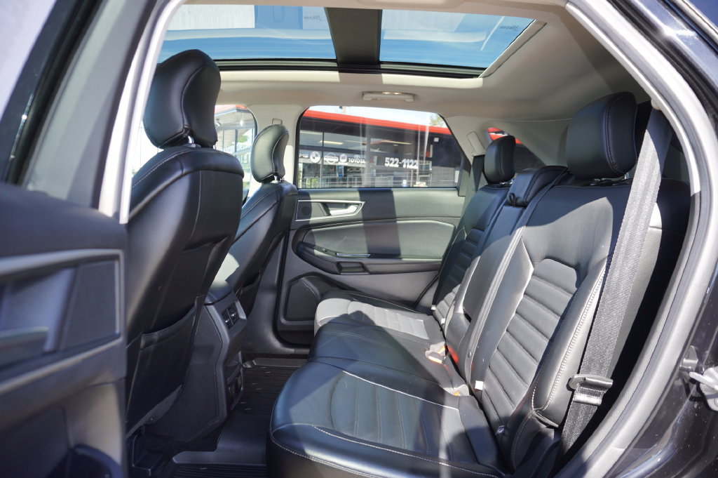 Used 2018 Ford Edge SEL w/ Equipment Group 201A AWD/4WD image 24