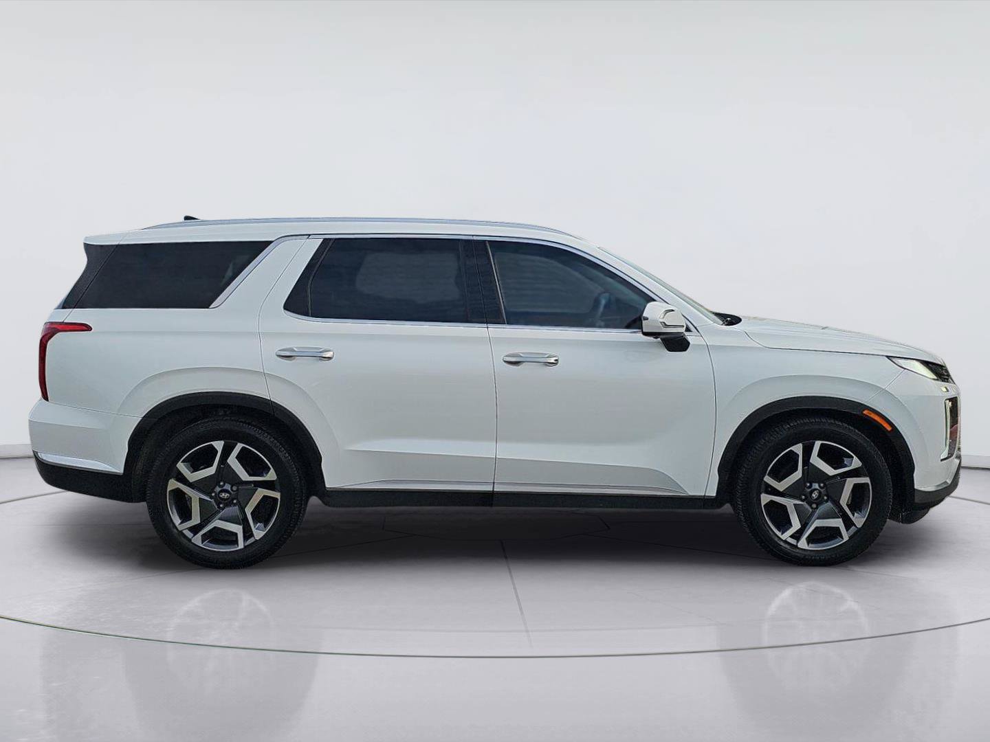 Used 2023 Hyundai Palisade Limited FWD image 6