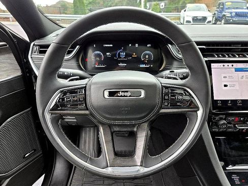 Used 2023 Jeep Grand Cherokee L Overland image 25