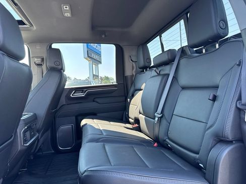 Used 2025 GMC Sierra 3500 Denali w/ Technology Package AWD/4WD image 17