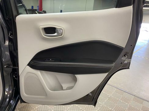 Used 2020 Jeep Compass Latitude w/ Popular Equipment Group image 12