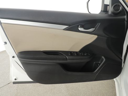 Used 2016 Honda Civic EX image 8