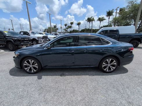 Used 2020 Volkswagen Passat 2.0T SEL FWD image 8
