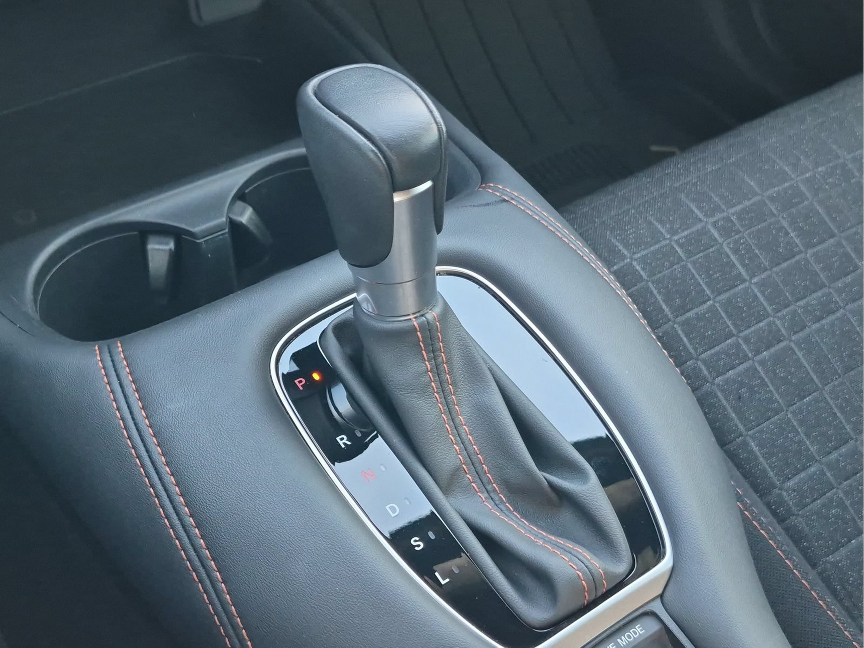 Certified 2025 Honda HR-V Sport image 15