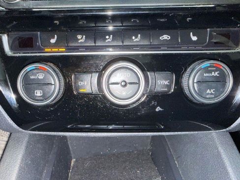 Used 2017 Volkswagen Jetta SEL image 17