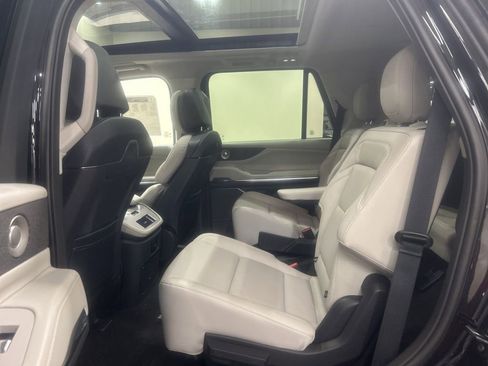 New 2025 Lincoln Navigator Reserve image 29