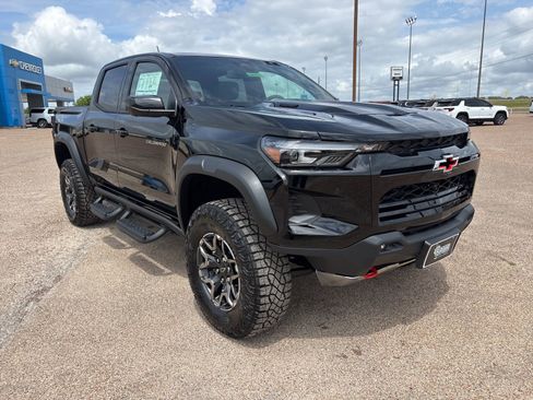 New 2026 Chevrolet Colorado ZR2 w/ Technology Package AWD/4WD image 8