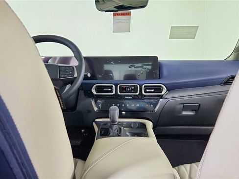 New 2026 Nissan Sentra SL w/ Floor Mat Package image 31