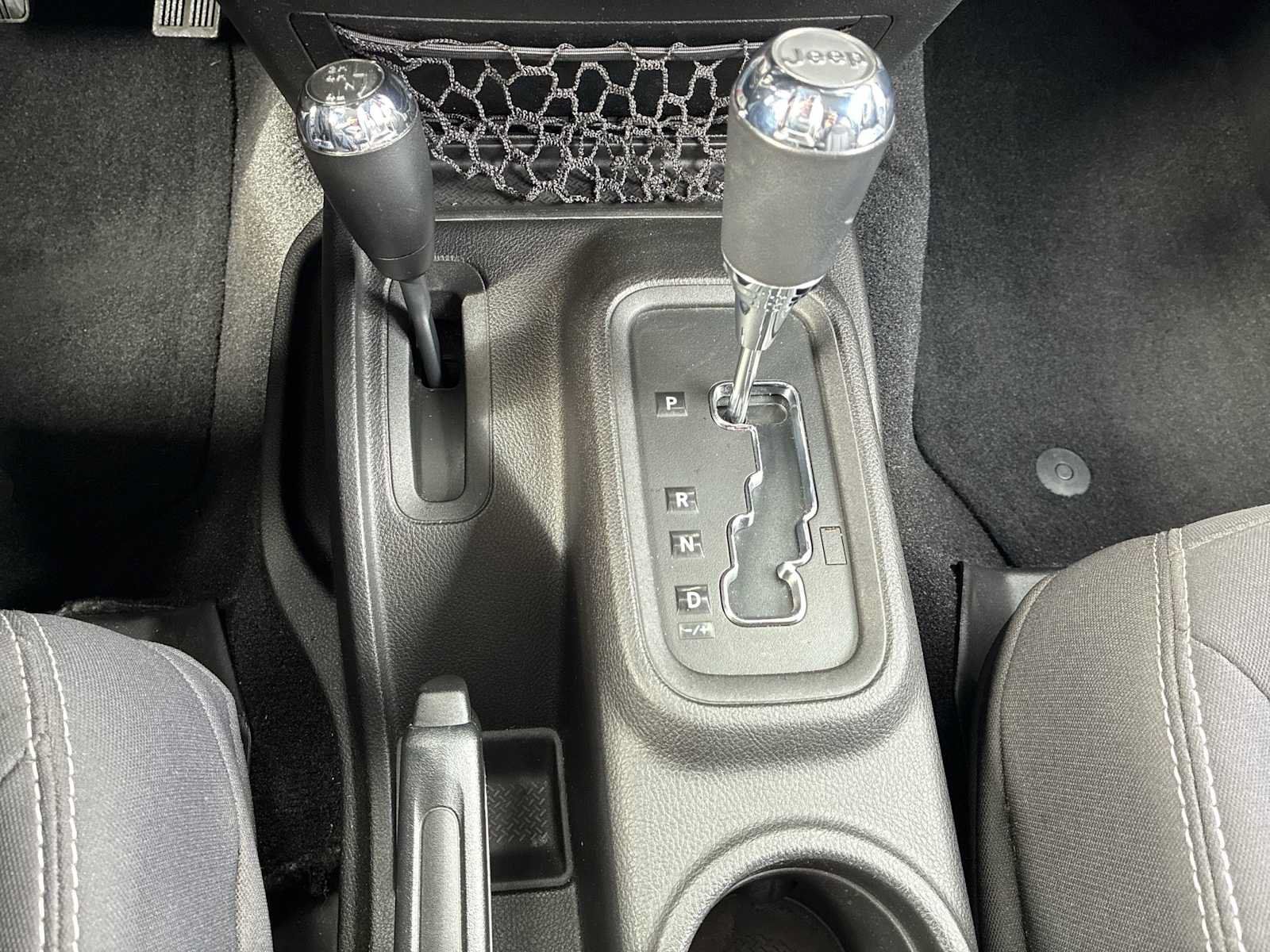 Used 2015 Jeep Wrangler Unlimited Rubicon AWD/4WD image 20