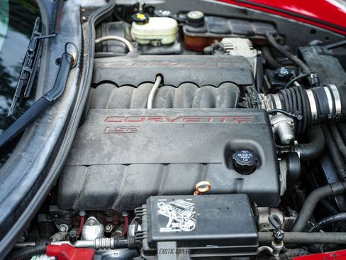 Used 2006 Chevrolet Corvette Coupe w/ Preferred Equipment Group RWD image 25