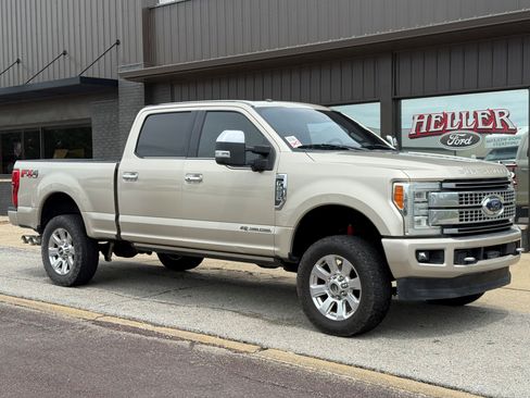 Used 2017 Ford F250 Platinum w/ Platinum Ultimate Package AWD/4WD image 3