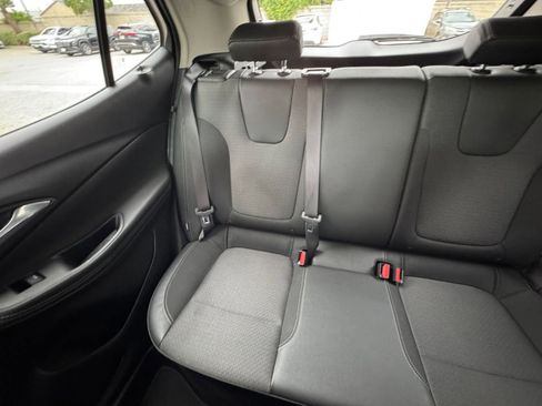 Used 2025 Buick Encore GX Preferred FWD image 39