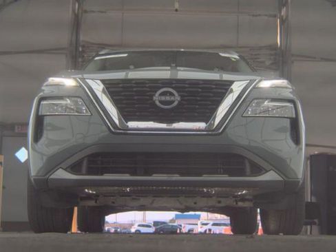 Used 2023 Nissan Rogue SL FWD image 3