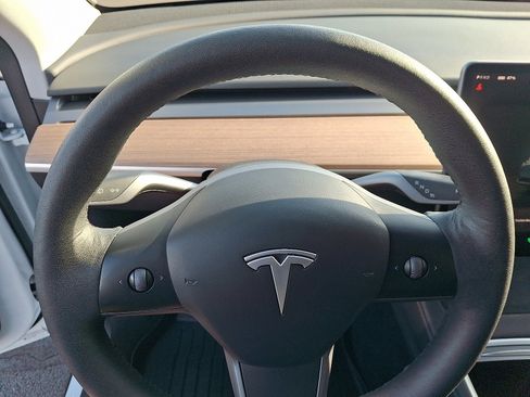 Used 2023 Tesla Model Y Long Range AWD/4WD image 21