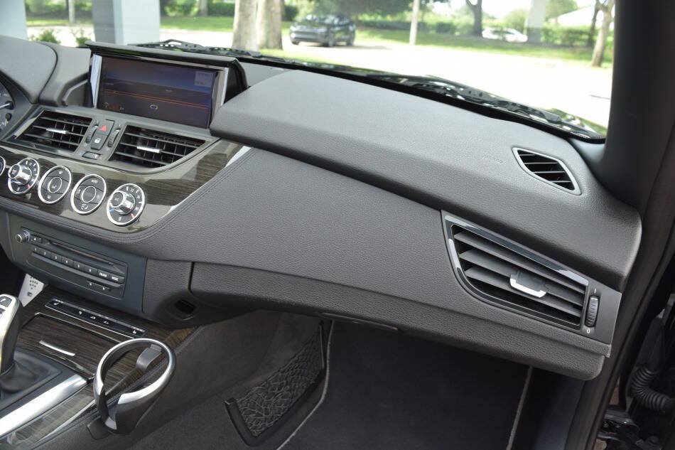Used 2014 BMW Z4 sDrive35is RWD image 53