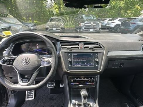 Used 2024 Volkswagen Tiguan SE R-Line AWD/4WD image 9