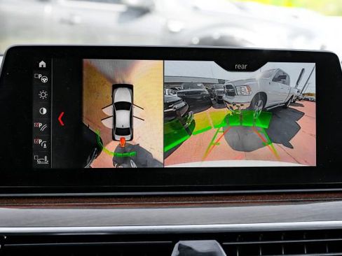 Used 2019 BMW 540i w/ Executive Package image 27