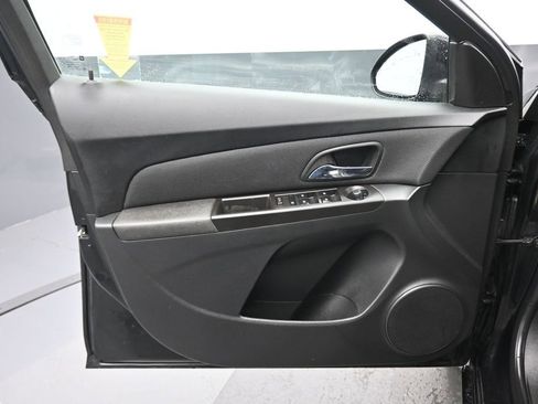 Used 2015 Chevrolet Cruze LT FWD image 9