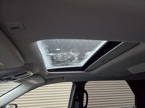 Used 2019 Dodge Durango SXT image 37