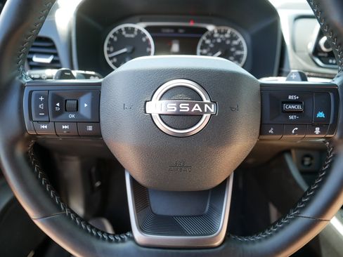 Used 2025 Nissan Rogue SV AWD/4WD image 25