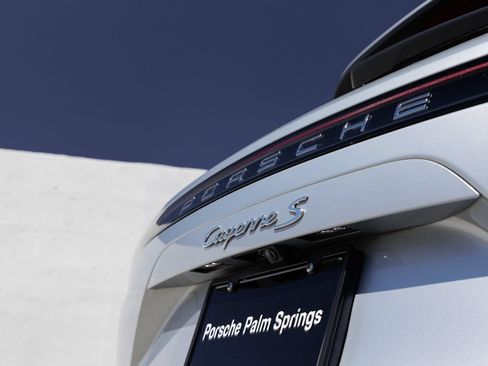Certified 2019 Porsche Cayenne S AWD/4WD image 12