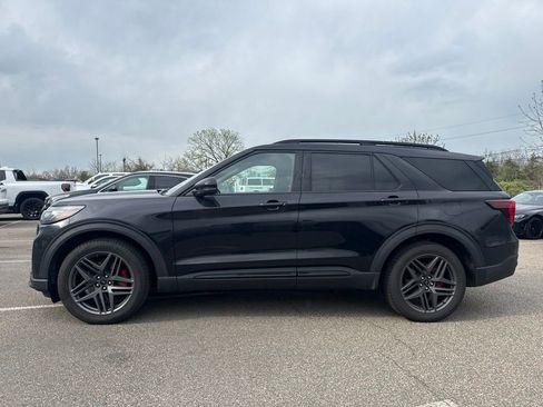 Used 2025 Ford Explorer ST w/ Sun And Sound Package AWD/4WD image 7