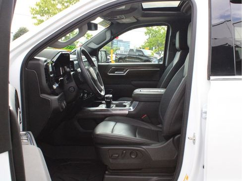 Used 2022 Chevrolet Silverado 1500 LTZ w/ LTZ Premium Package AWD/4WD image 11