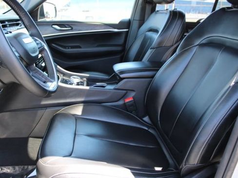 Used 2024 Jeep Grand Cherokee Limited 4xe AWD/4WD image 38