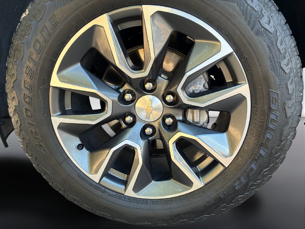 Used 2024 Chevrolet Silverado 1500 LT AWD/4WD image 9