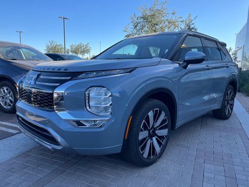 New 2026 Mitsubishi Outlander SEL image 3