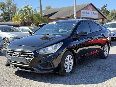 Used 2019 Hyundai Accent SE FWD image 2