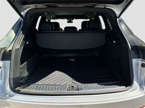Used 2020 Porsche Cayenne image 27