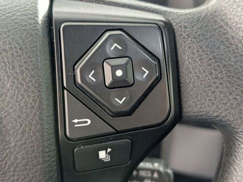 Used 2022 Toyota Tacoma SR AWD/4WD image 15