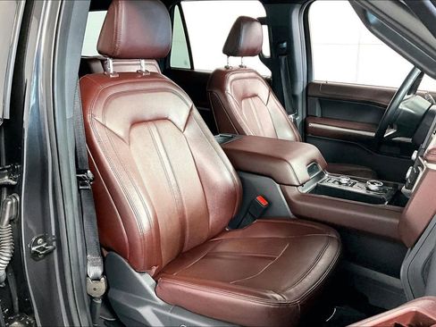 Used 2023 Ford Expedition Limited image 7