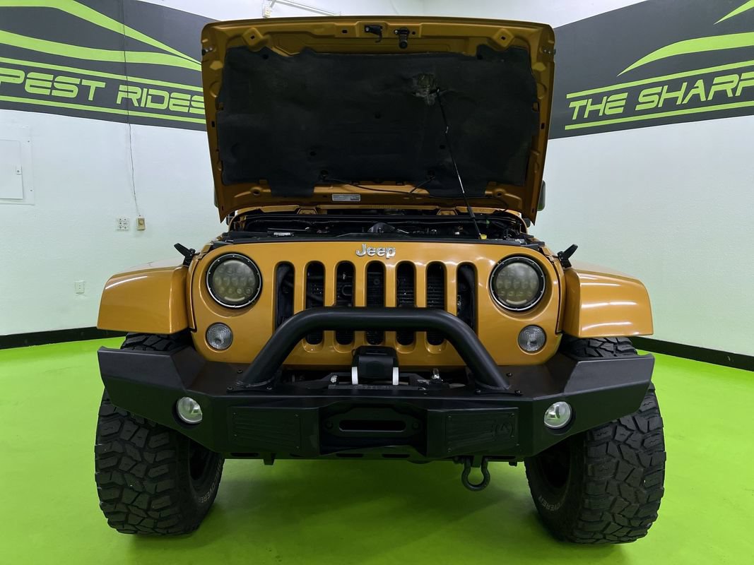Used 2014 Jeep Wrangler Unlimited Rubicon w/ Max Tow Package AWD/4WD image 4