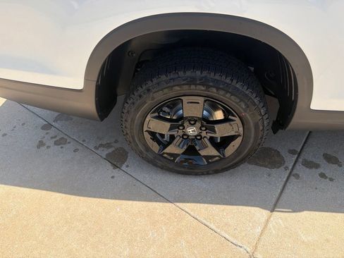 New 2026 Honda Ridgeline Black Edition image 12