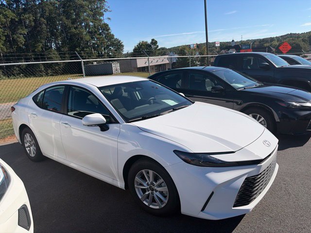 Used 2026 Toyota Camry LE w/ Convenience Package FWD image 4