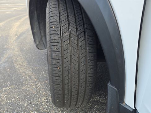 Used 2021 Nissan Kicks S image 27