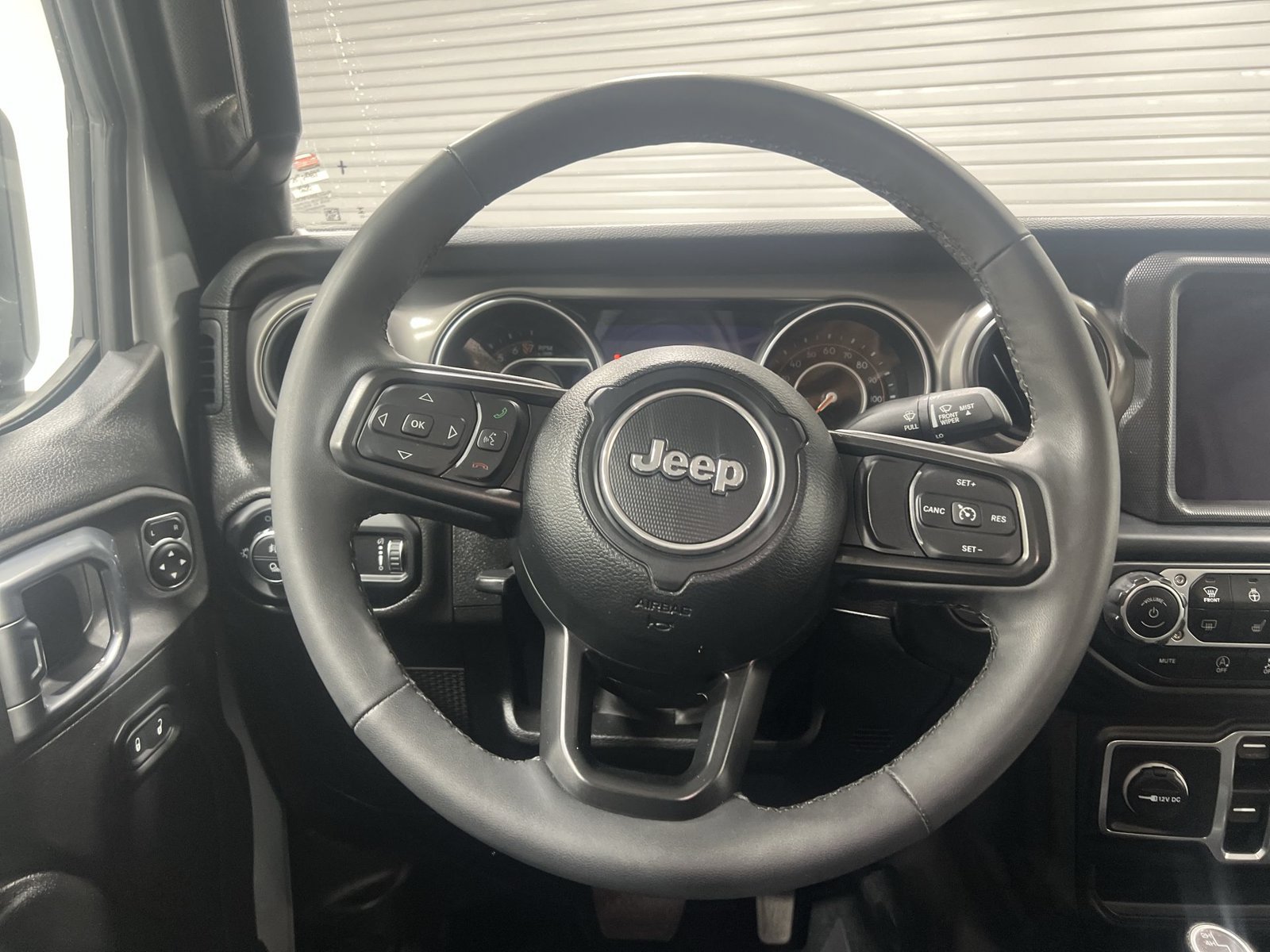 Used 2023 Jeep Gladiator Sport AWD/4WD image 14
