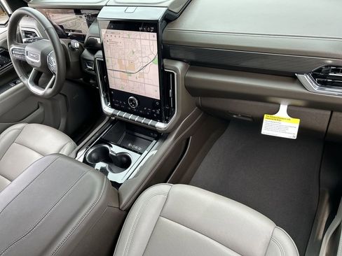 Used 2025 GMC Yukon Elevation image 30