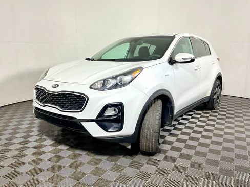 Used 2022 Kia Sportage LX w/ LX AWD Value Edition Package image 2
