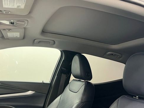 Used 2022 Chevrolet Bolt EUV Premier w/ Sun & Sound Package image 8