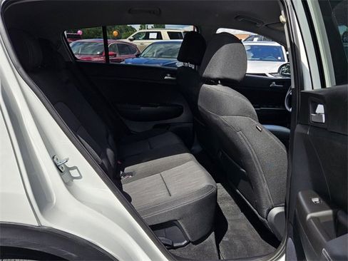 Used 2021 Kia Sportage LX image 15