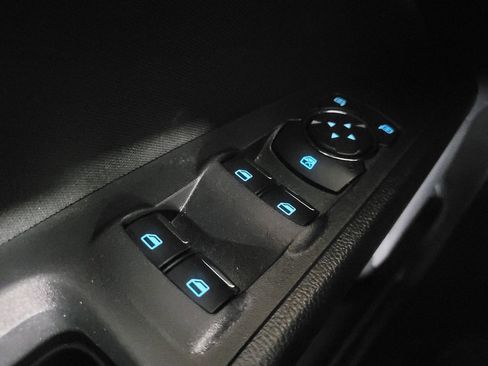 Used 2019 Ford Fusion SE FWD image 27