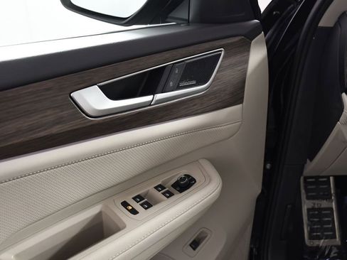 Used 2025 Volkswagen Atlas SEL Premium R-Line image 15