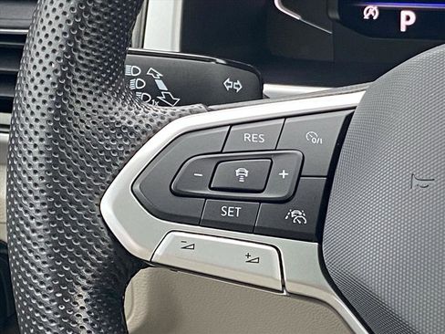 Certified 2022 Volkswagen Atlas SEL R-Line image 7