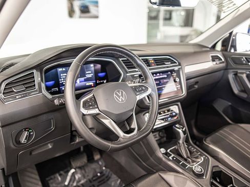 Used 2022 Volkswagen Tiguan SE AWD/4WD image 18