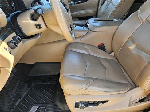 Used 2018 Cadillac Escalade ESV Platinum image 16