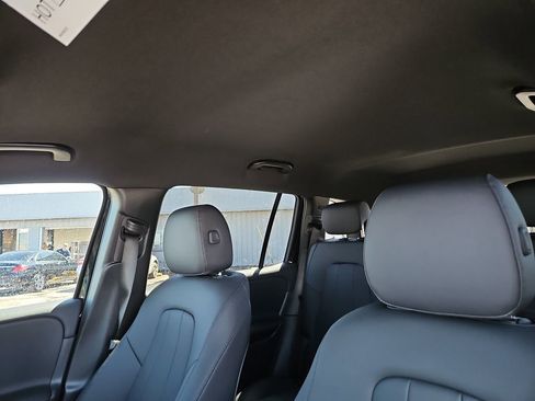 New 2025 Mercedes-Benz GLB 250 image 19