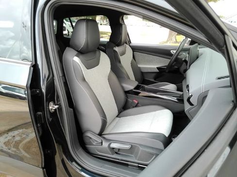 Used 2023 Volkswagen ID.4 Pro RWD image 21
